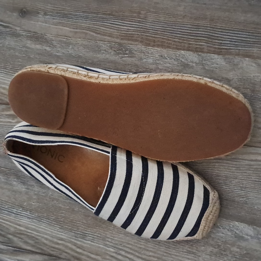 Vionic 7 - Picture 3 of 3